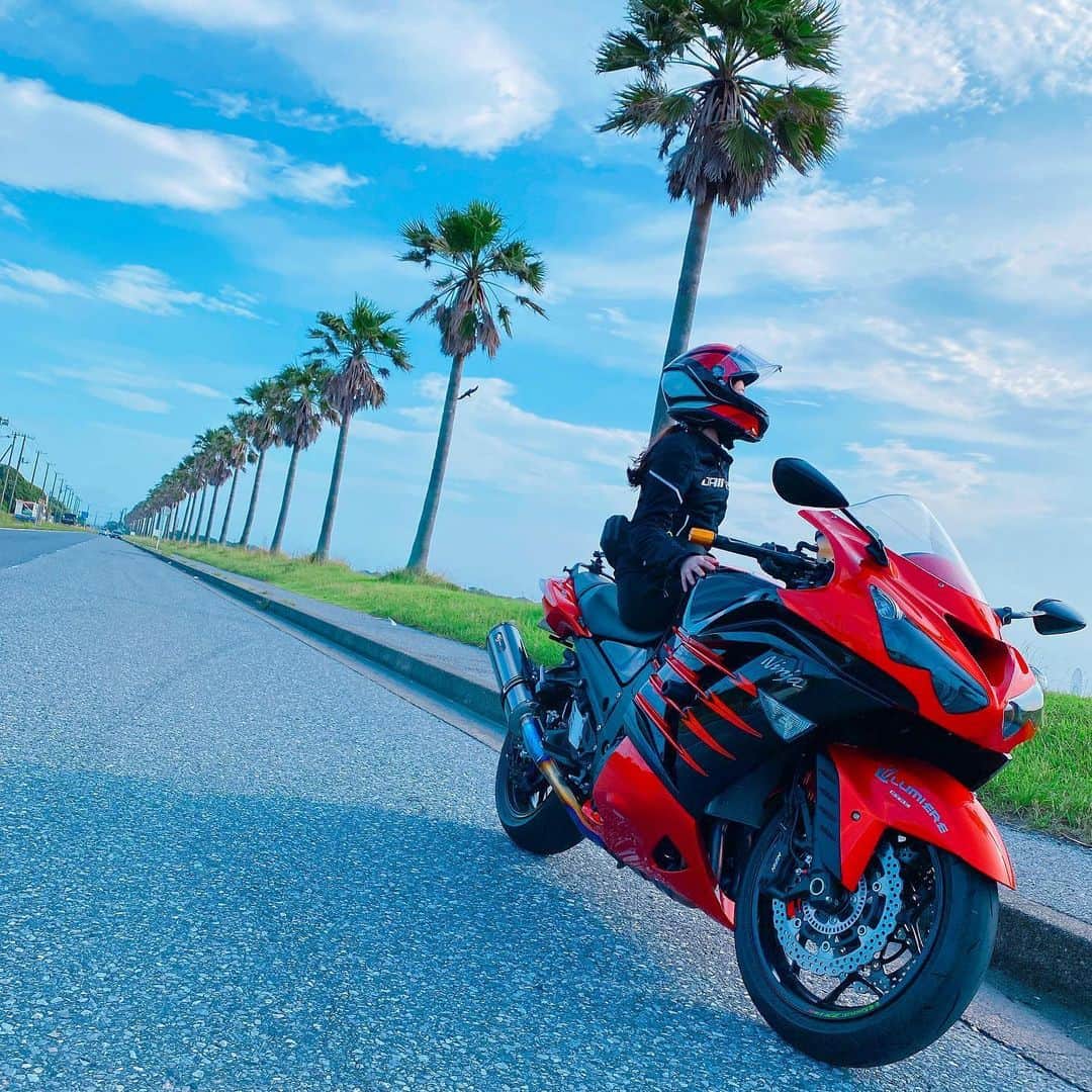 のインスタグラム：「・ ・ 千葉フォルニアへ～🏍 映え映えな写真が撮れました📸 ・ ・ ・ #バイク #bike #バイク女子 #バイク好きな人と繋がりたい  #バイクのある風景  #バイクのある生活  #kawasaki #ninja #zx14ｒ」