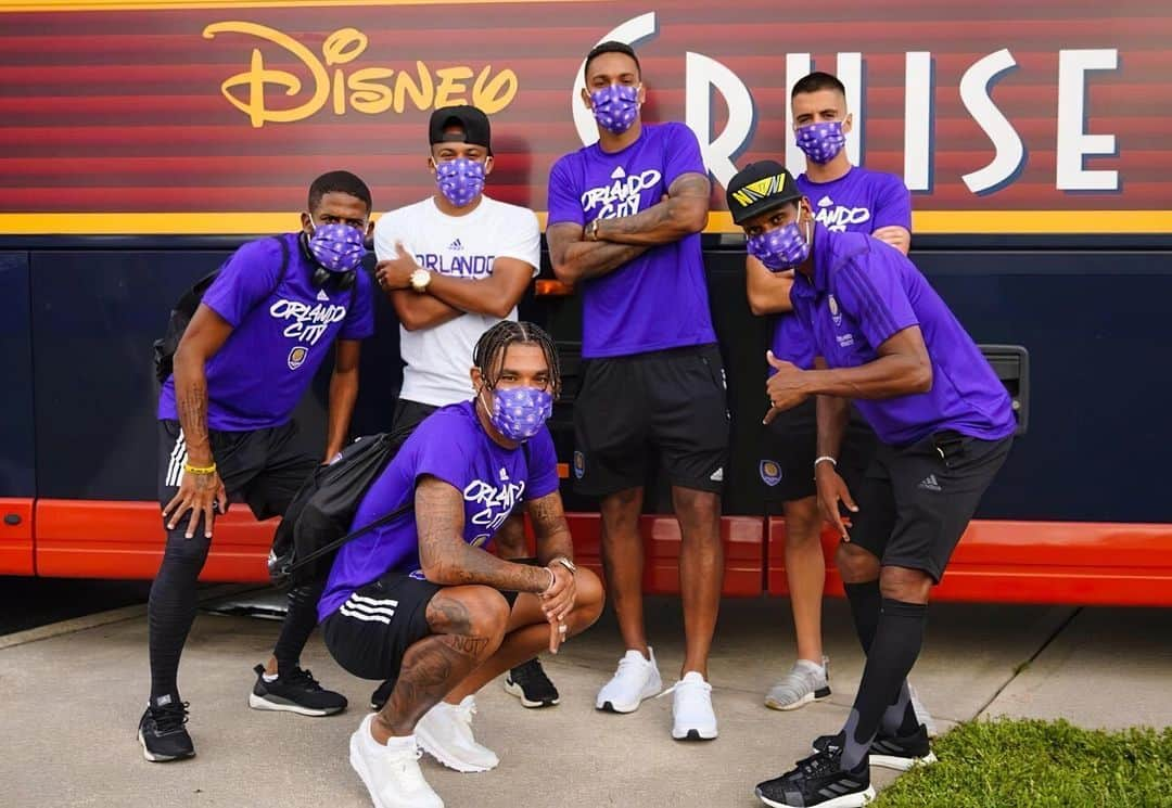 ナニさんのインスタグラム写真 - (ナニInstagram)「The Orlando crew has arrived!🦁💥🏰 #MLSisBack #OrlandoCity #CapitalofMLS #Disney #team」6月26日 21時44分 - luisnani