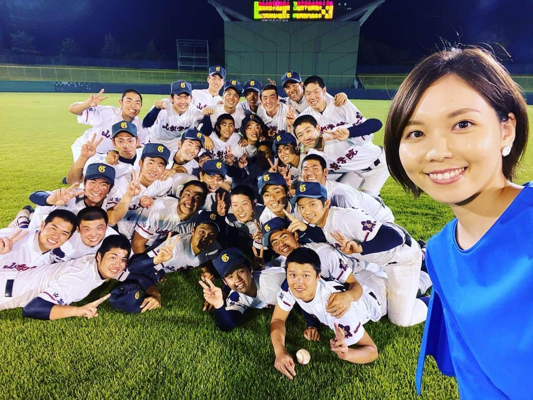 ヒロド歩美さんのインスタグラム写真 - (ヒロド歩美Instagram)「山梨学院の取材に行きました⚾️ 野球ができる喜びを楽しそうに話してくれた皆さんのとびっきりの笑顔をお届けします❗️ ソーシャルディスタンスの写真撮影🤳  #2020僕らの証 #ヒロドインカメ」6月26日 21時44分 - hirodo_ayumi