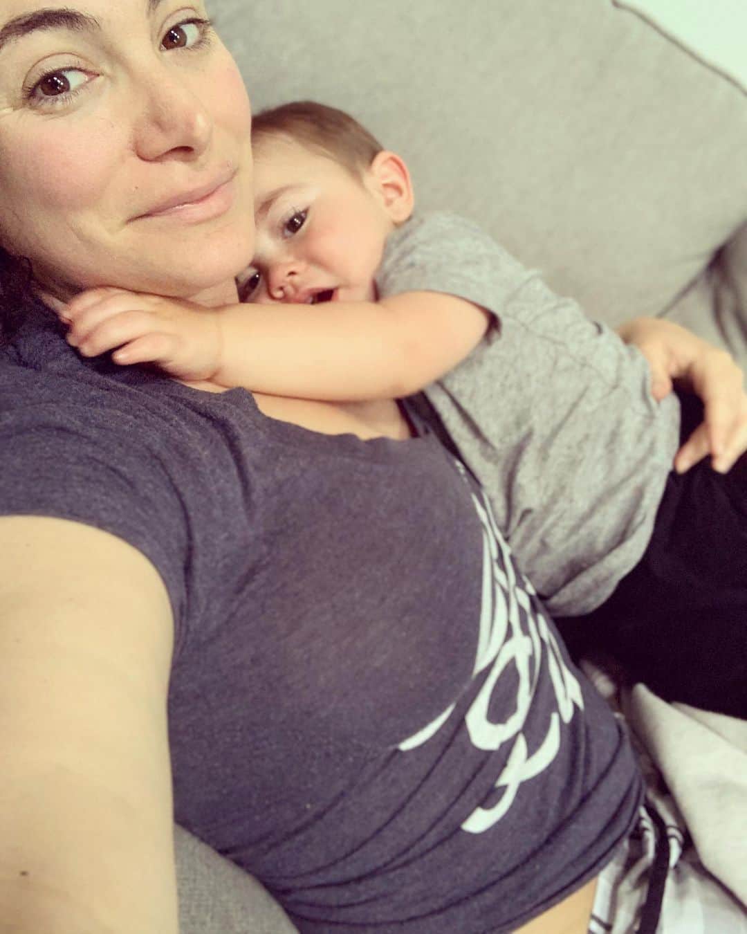 ディーナ・ニコール・コルテーゼのインスタグラム：「The best cuddles in the world 😩」