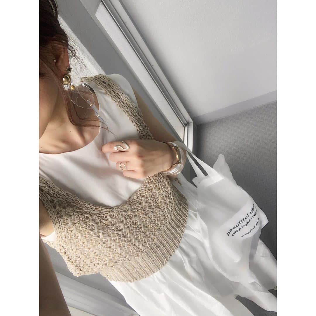 chieminsさんのインスタグラム写真 - (chieminsInstagram)「mite__official さんの original flare dress 👰🏼🤍 ・ ・ 今日はニットビスチェを合わせました🤍 少しカジュアルダウンして、また新鮮で可愛いぃ🥰 ・ ・ ・ ・ ・ #code  #coordinate #ootd #pr #outfit #mylook #ママ #コーデ  #mineby3mootd #like4like #お洒落さんと繋がりたい #ビュースタグラマー #ponte_fashion #chao_app  #156cm #156cmコーデ  #ミテガール #ミテコーデ  #ミテ」6月26日 21時51分 - chery0131
