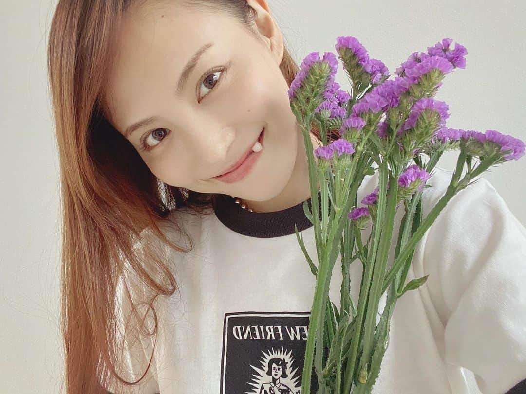 田野アサミさんのインスタグラム写真 - (田野アサミInstagram)「スターチス💜. 私の母が飾っていたお花の中の一つ。 帰り道にお花屋さん。 #田野アサミ#asamitano #スターチス#flower#NEWFRIEND #アサミフラワー」6月26日 21時53分 - tano_asami