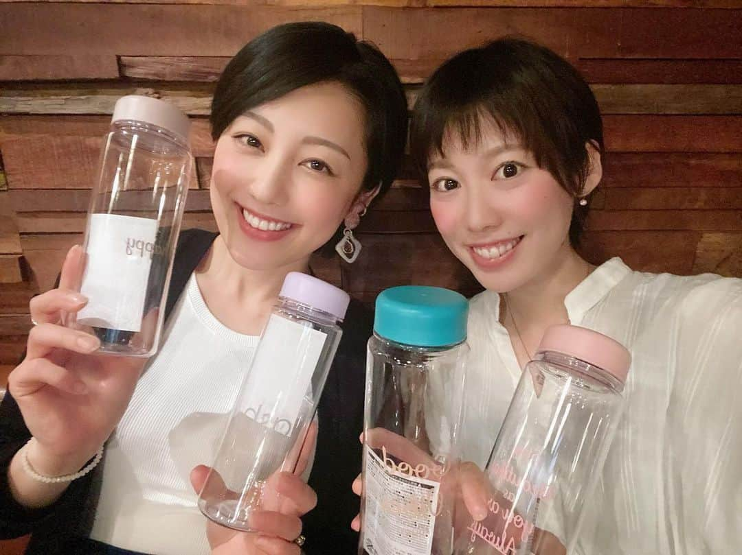 早瀬英里奈さんのインスタグラム写真 - (早瀬英里奈Instagram)「『ash.（アッシュ）』DAISO×五⼗嵐 LINDA 渉　コラボ商品💖 ・ ワタリン @watarulindaigarashi  のこと大好きなあっちゃんに一つ選んで貰いました💚💗💜🤎 ・ 安定のピンクを選んでました💗笑 ・ 他のワタリングッズも買うんだと意気込んでおられました✨ ・ 第二弾も楽しみ🌟 ・ ・ #五十嵐linda渉  #ash . #daiso #全43アイテム #第一弾 #ドリンクボトル #写真の瞬間はマスク外した」6月26日 22時34分 - erina.hayase