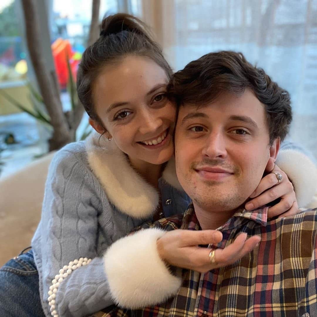 People Magazineさんのインスタグラム写真 - (People MagazineInstagram)「Billie Lourd is engaged! 💍  The Booksmart actress' now-fiancé, Austen Rydell, shared the happy news, writing that saying yes to his proposal was a no-brainer for Lourd. 💕 Tap the bio link for more. | #Regram @avstenrydell」6月26日 22時30分 - people