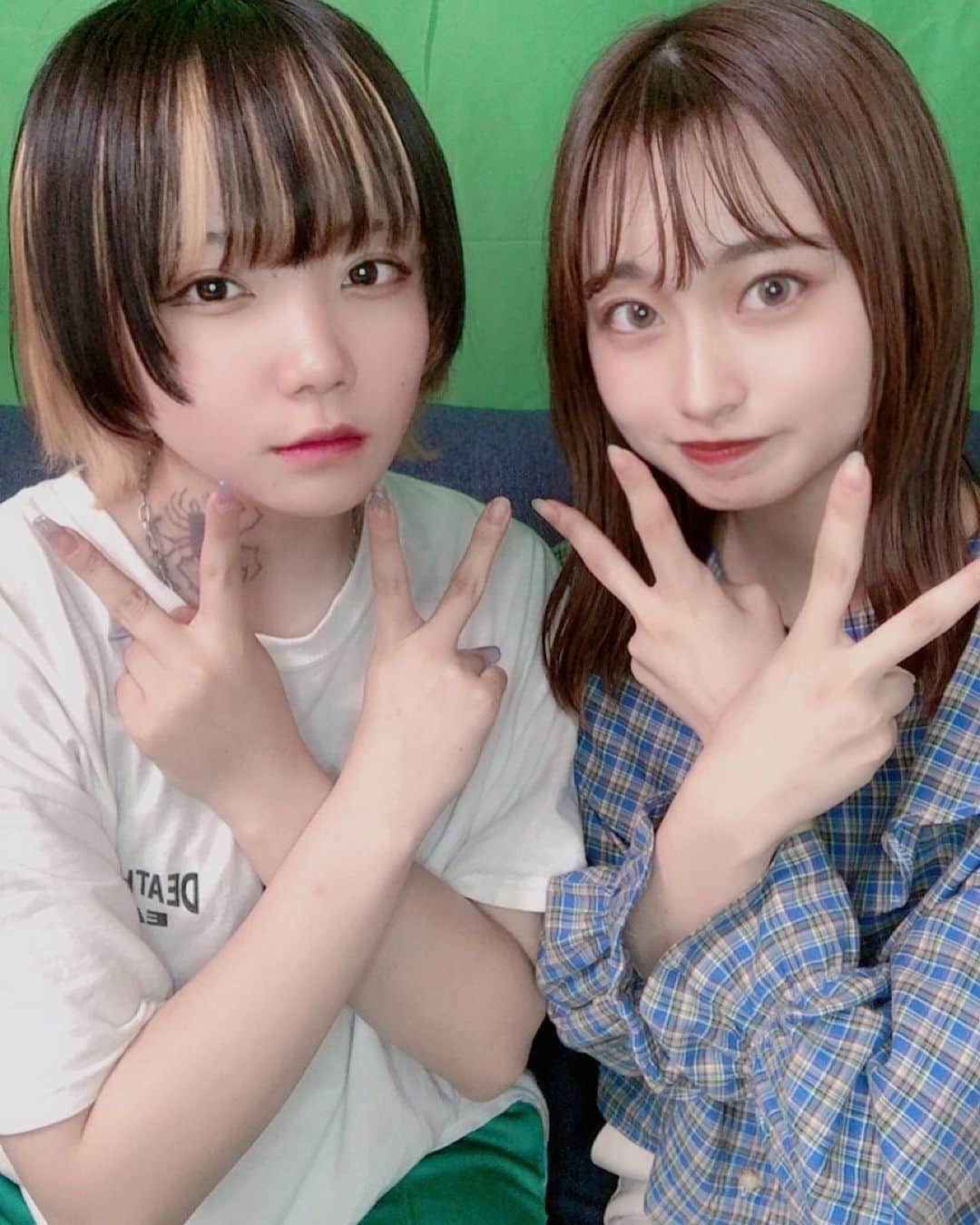 内海里来のインスタグラム：「ももちゃんスキピッッ👶🏻 #ぴーすぴーす #系統真逆コンビ」