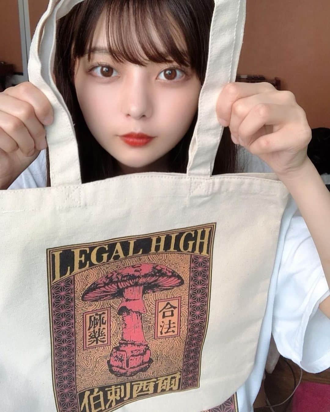 新倉のあさんのインスタグラム写真 - (新倉のあInstagram)「新グッズ、Tシャツとトートバッグとマスクです！  プロフィールのURLから買えます〜！」6月26日 22時45分 - noaism_