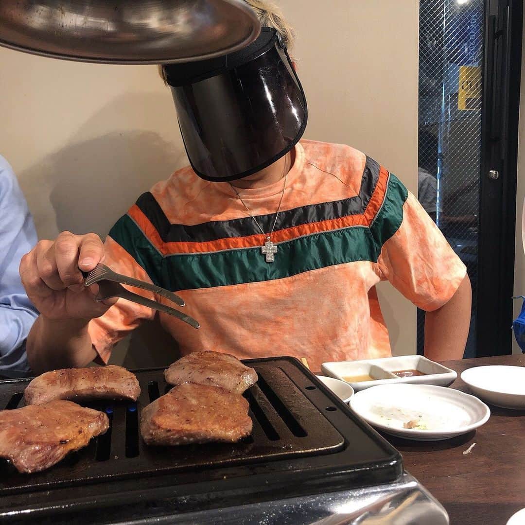 DJ TAROさんのインスタグラム写真 - (DJ TAROInstagram)「肉活も徐々に復活❗️ 久々の渋谷は新井屋 厚切りタンにカイノミもNICE赤身＋程よいサシ感。更にハツステーキにたっぷりブルゴーニュバターに昇天🤩シメは名物モンクスープに文句なし あ、みんな僕を見て笑ってたけど何でだろ🤣 #グルたろ #和牛 #焼肉 #焼肉ダフトパンク」6月26日 22時48分 - djtaro