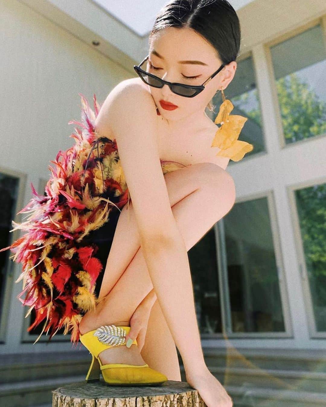のインスタグラム：「New in: Bright summer sunshine shades to wear all summer long 🌈💛 Discover our Monstera Mesh Mules in juicy lemon yellow as seen on @itskaykayleigh through the link in bio or at Nicholaskirkwood.com #Nicholaskirkwood #MyKirkwoods」