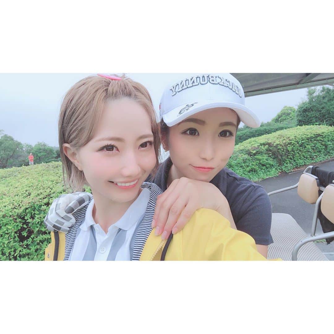 のインスタグラム：「﻿ ﻿ 雨でびしょびしょなったから風呂上りスタイル！﻿ また一緒にいこーね😍❤️﻿ ﻿ ﻿ ﻿ ﻿ #ハイトーン　#ショートボブ　#ショートヘア　#ショート女子﻿ #17live #シンガーソングライター　#撮影モデル﻿ #女性経営者　#セクシーな体になりたい　#筋トレ女子　#尻トレ　#美尻目指す﻿ #ママライバー　#ママモデル ﻿ #160cm #ショートヘア　#ショートボブ　#ショート女子　#ゴルフ女子 #⛳️バカ　#ゴルフ練習中　#都内ママ　#令和ベビー　#男の子ママ　#やんちゃボーイ　#打ちっ放し　　#100切り　#ママゴルファー　#ママゴル」