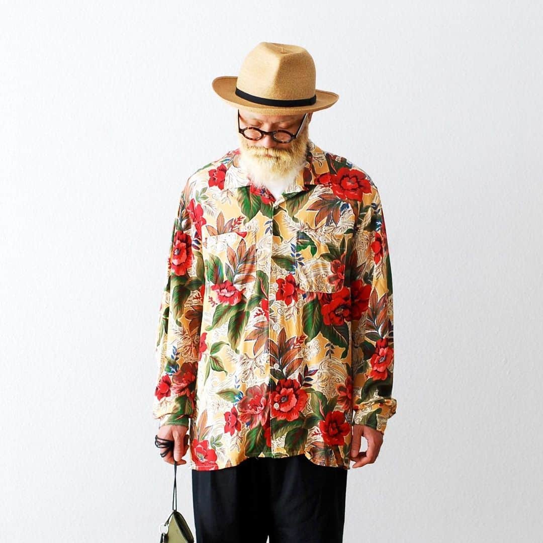 wonder_mountain_irieさんのインスタグラム写真 - (wonder_mountain_irieInstagram)「_ Engineered Garments / エンジニアードガーメンツ "Classic Shirt - Hawaiian Rayon Floral -" ¥34,100- _ 〈online store / @digital_mountain〉 https://www.digital-mountain.net/shopdetail/000000009339/ _ 【オンラインストア#DigitalMountain へのご注文】 *24時間受付 *15時までのご注文で即日発送 *送料無料 tel：084-973-8204 _ We can send your order overseas. Accepted payment method is by PayPal or credit card only. (AMEX is not accepted)  Ordering procedure details can be found here. >>http://www.digital-mountain.net/html/page56.html  _ #NEPENTHES #EngineeredGarments #ネペンテス #エンジニアードガーメンツ _ 本店：#WonderMountain  blog>> http://wm.digital-mountain.info/blog _  JR 「#福山駅」より徒歩10分 #ワンダーマウンテン #japan #hiroshima #福山 #福山市 #尾道 #倉敷 #鞆の浦 近く _ 系列店：@hacbywondermountain _」6月26日 23時37分 - wonder_mountain_