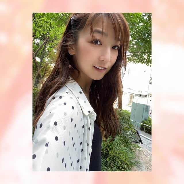 谷口あかりさんのインスタグラム写真 - (谷口あかりInstagram)「﻿ 髪伸びたから﻿ 適当に クルクルってまとめて﻿ 解いたら﻿ 久々パーマ気分❤️﻿ ﻿ ﻿ 先日行った﻿ スタジオ内に﻿ 小さな﻿ 物語。﻿ ﻿ 何があったんだろうなぁー。﻿ ﻿ ﻿ #ヘアメイク﻿ #ヘアアレンジ﻿ #簡単ヘアアレンジ﻿ #ロングヘアアレンジ﻿ #セルフヘアアレンジ﻿ #インフルエンサー﻿ #instagram﻿ #instagramer﻿ #インスタグラム﻿ #モデル﻿ #撮影モデル﻿ #ポートレートモデル﻿ #変身願望﻿ #箱庭﻿ #ストーリー﻿ #物語﻿ #飛行機﻿ ﻿」6月26日 23時51分 - akari.taniguchi