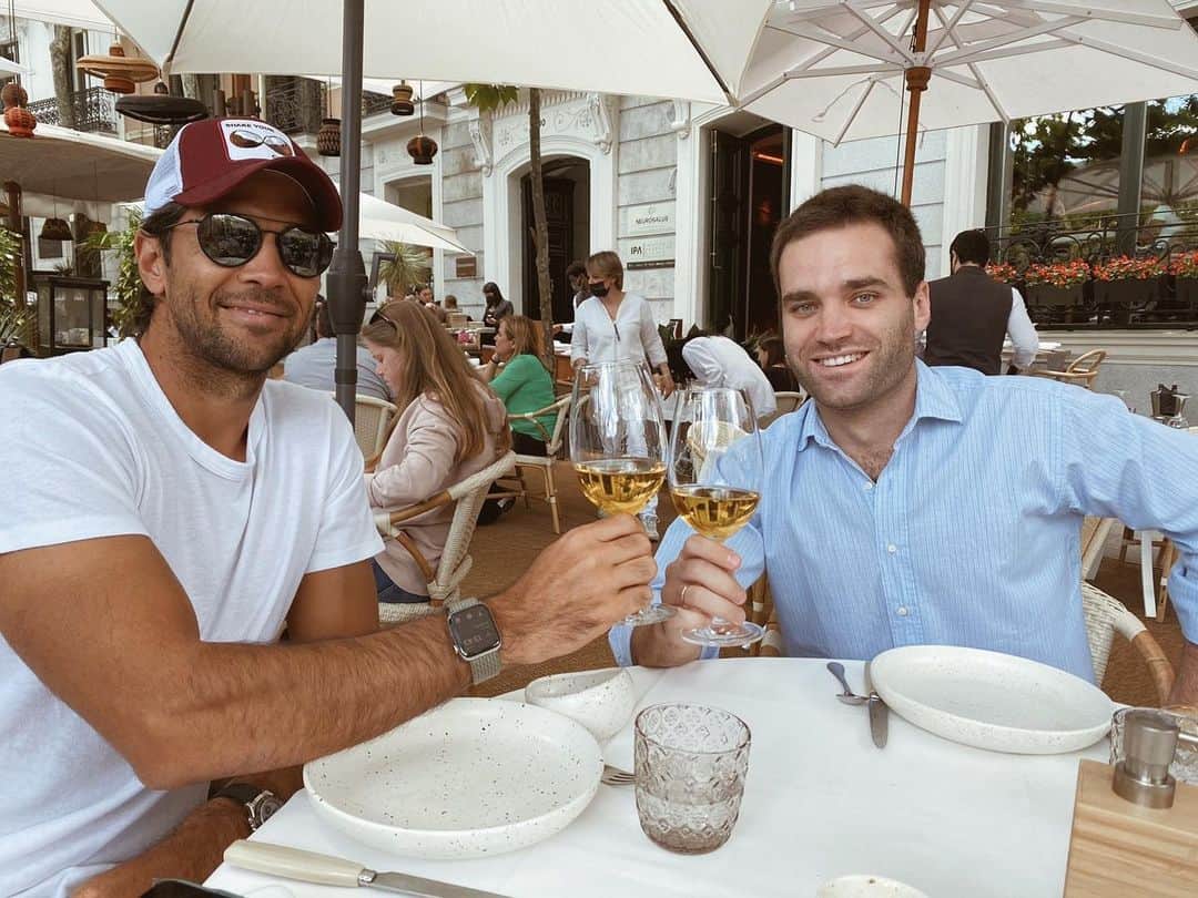 フェルナンド・ベルダスコのインスタグラム：「Cheers 🥂」
