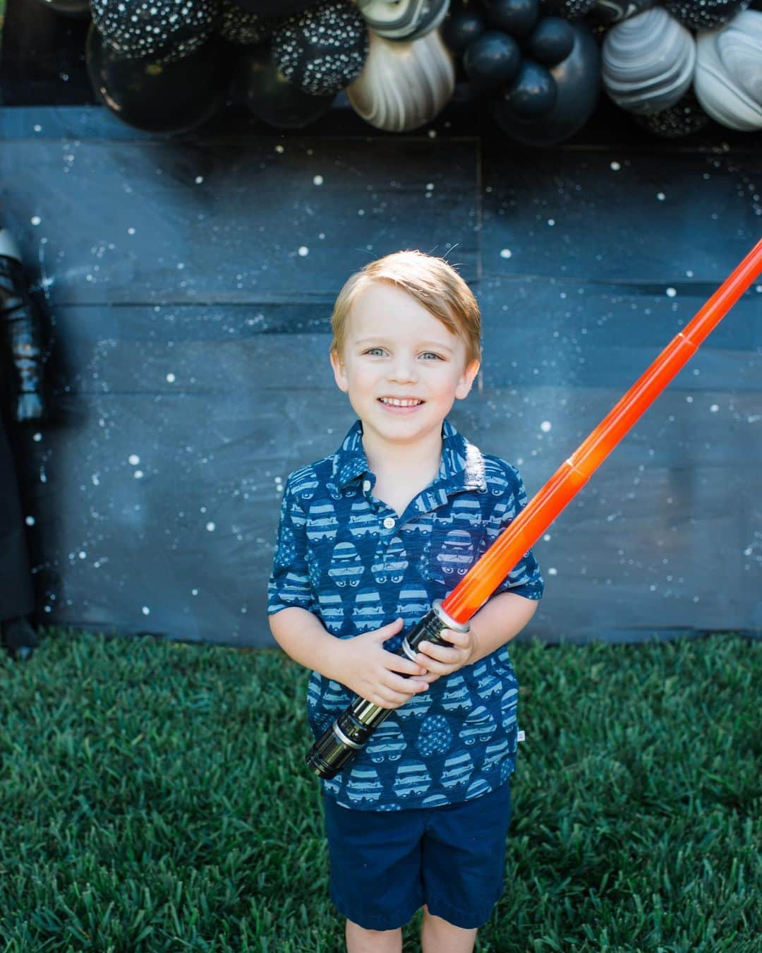 ティファニー・ティーセンさんのインスタグラム写真 - (ティファニー・ティーセンInstagram)「#FBF to this little nugget last year at his #starwars themed birthday party. I truly can’t believe that just a few days away my baby is turning five. #slowdown #time #please」6月27日 0時05分 - tiffanithiessen