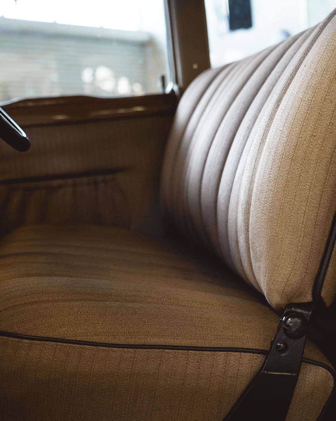 Citroënさんのインスタグラム写真 - (CitroënInstagram)「Citroën #C4, all in details! 🔍 #OnceUponACar #ClassicCar #Citroën #LeConservatoire #OldButGold #InstaCar #CarsOfInstagram #Picoftheday #carlifestyle #vintagecar #carswithoutlimits #cars4life #carscollection #fashion #design #car」6月27日 0時07分 - citroen