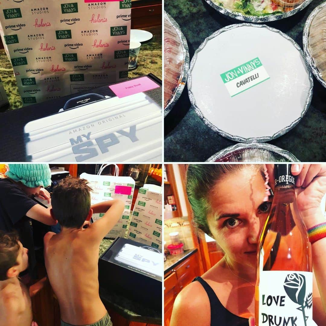 スコット・フォーリーさんのインスタグラム写真 - (スコット・フォーリーInstagram)「What a way to start the weekend (at home!) Pizza, pasta, salad, drinks and an over the top dessert all to accompany a family friendly new movie! All of this AND we’re able to support and bring awareness to Black and Latino owned businesses.  Thank you @jonandvinnydelivery @primevideo @helenswines @andrehmack @cocellars @eatprojectpop @findyourhilltop」6月27日 10時37分 - scottkfoley