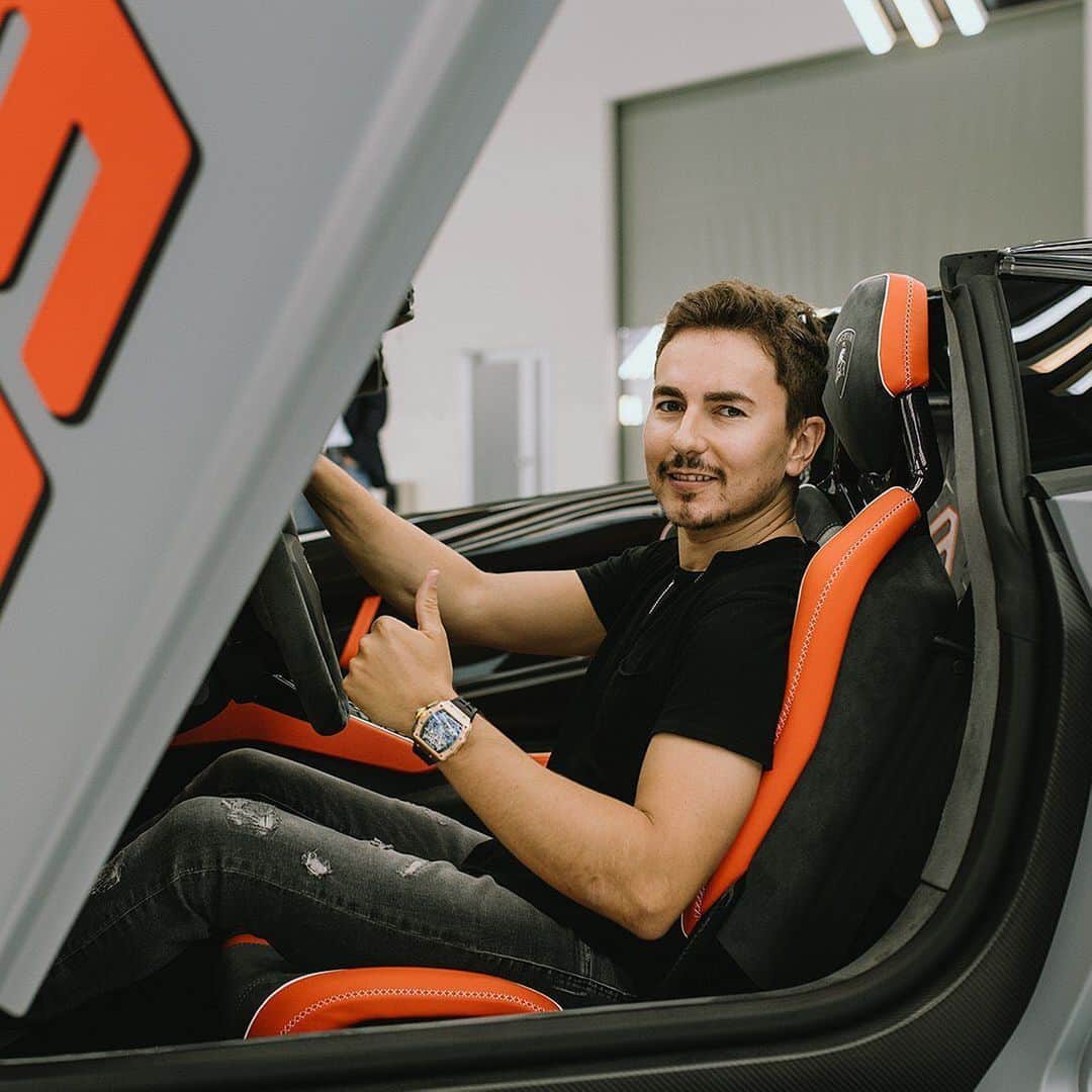 ランボルギーニのインスタグラム：「Extraordinary meets exceptional.  Two-time 250cc World Champion and three-time MotoGP World Champion @jorgelorenzo99 visited us at our Sant’Agata Bolognese headquarters to collect his amazing Aventador SVJ 63 Roadster.  #Lamborghini #AventadorSVJ63Roadster」
