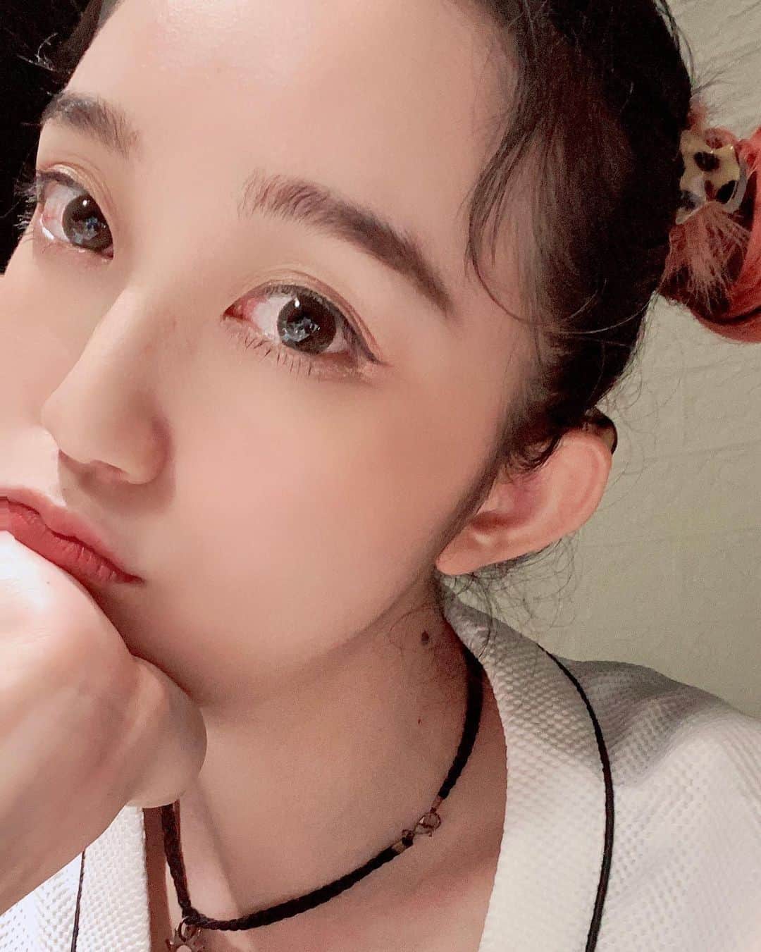 彩南(Ayana)のインスタグラム：「ツユバイバイシタイ☔️ . 雨の匂いは好きだけど 靴が汚れる雨はキリャイ🥺 . 去年の目標は 雨すら愛せる女性になる。 . だったけど . . .無理でちた❤️🥺笑 .  #beatbox #humanbeatbox  #model #music #female #sk8fashion #dancer #workout  #sexy #japanesegirl #fitnessgirl #skateboard #sk8 #fitness #hiphop #sk8girl #femalebeatbox  #femalebeatboxer #コーデ#グラビア#ビートボックス」