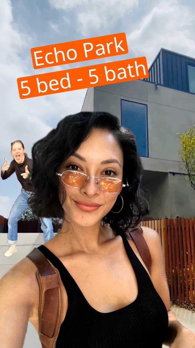 ジョーディン・テイラーのインスタグラム：「Today we're exploring a brand new 5 bedroom/5 bathroom triplex home in Echo Park, CA. It's sitting on a gorgeously sized yard with an additional unit overlooking it's huge salt water pool! Once again it's time for you to.... NAME THAT PRICE!! Leave your guesses in the comments! And DM for additional questions or a private tour!! #realestate #hometour #namethatprice  #LA #echopark @addressedbyred @kassdidybright @privateclientnetwork @jeremytuite @ariafsharandassociates @theprivateclientteam_」