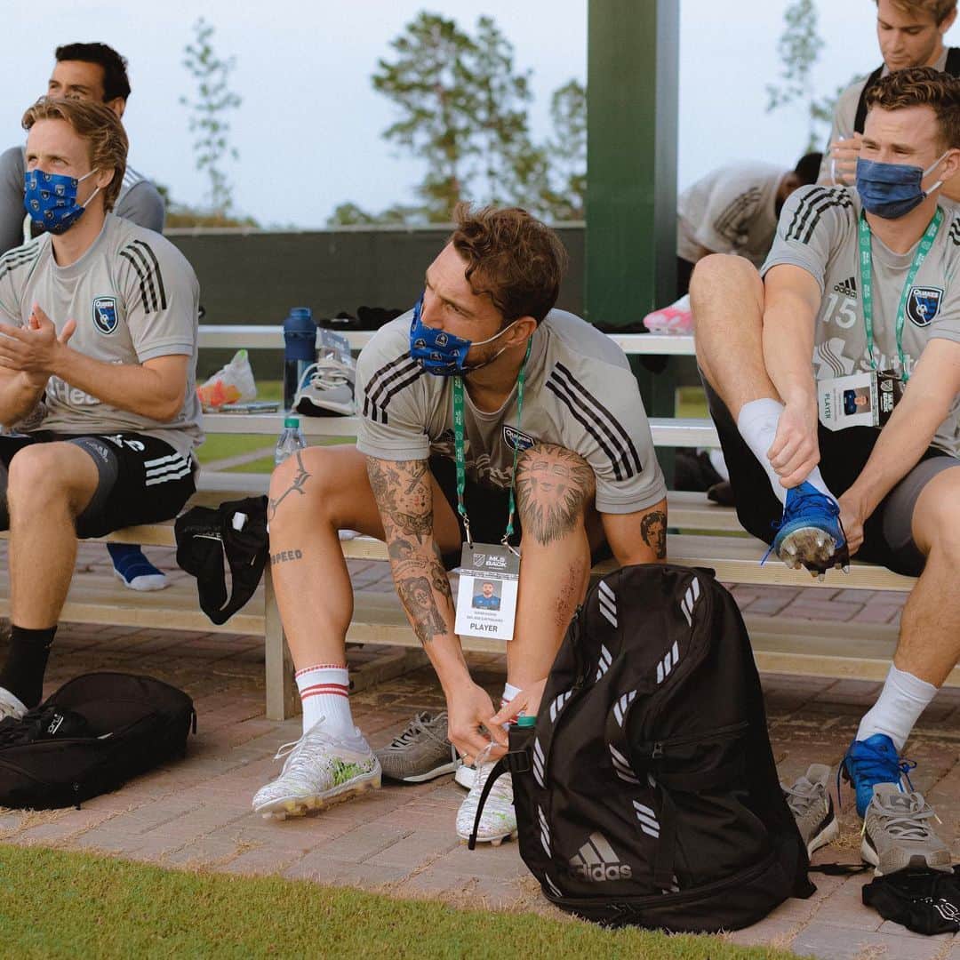 Major League Soccerさんのインスタグラム写真 - (Major League SoccerInstagram)「First training sesh in Orlando ✔️ 🔵 ⚫️ @sjearthquakes | #MLSisBack」6月27日 2時33分 - mls