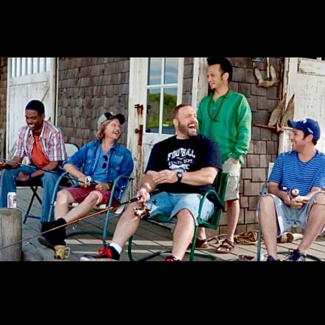 デヴィッド・スペードのインスタグラム：「I cant believe 10 years ago this came out. This & Grown Ups 2 are some of the funnest times I’ve had my whole life. #grownups #grownups2 We miss Cameron, such a great part. @adamsandler @chrisrock @iamrobschneider @kevinjamesofficial #timmeadows #stevebuscemi」