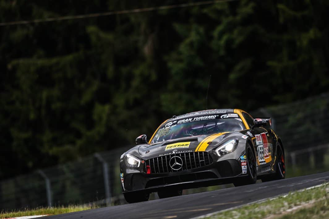 Mercedes AMGさんのインスタグラム写真 - (Mercedes AMGInstagram)「„Green Hell“ is calling! The motorsport season on the legendary @nuerburgring-Nordschleife kicks off this Saturday with the first race of the 2020 Nürburgring Endurance Series. Four Mercedes-AMG GT3s and one Mercedes-AMG GT4 will be entered by our teams @Getspeed, @hauptracingteam and @TeamBlackFalcon.  #VLN #AMGGT3 #AMGGT4 #MercedesAMG #MercedesAMGMotorsport」6月27日 3時32分 - mercedesamg