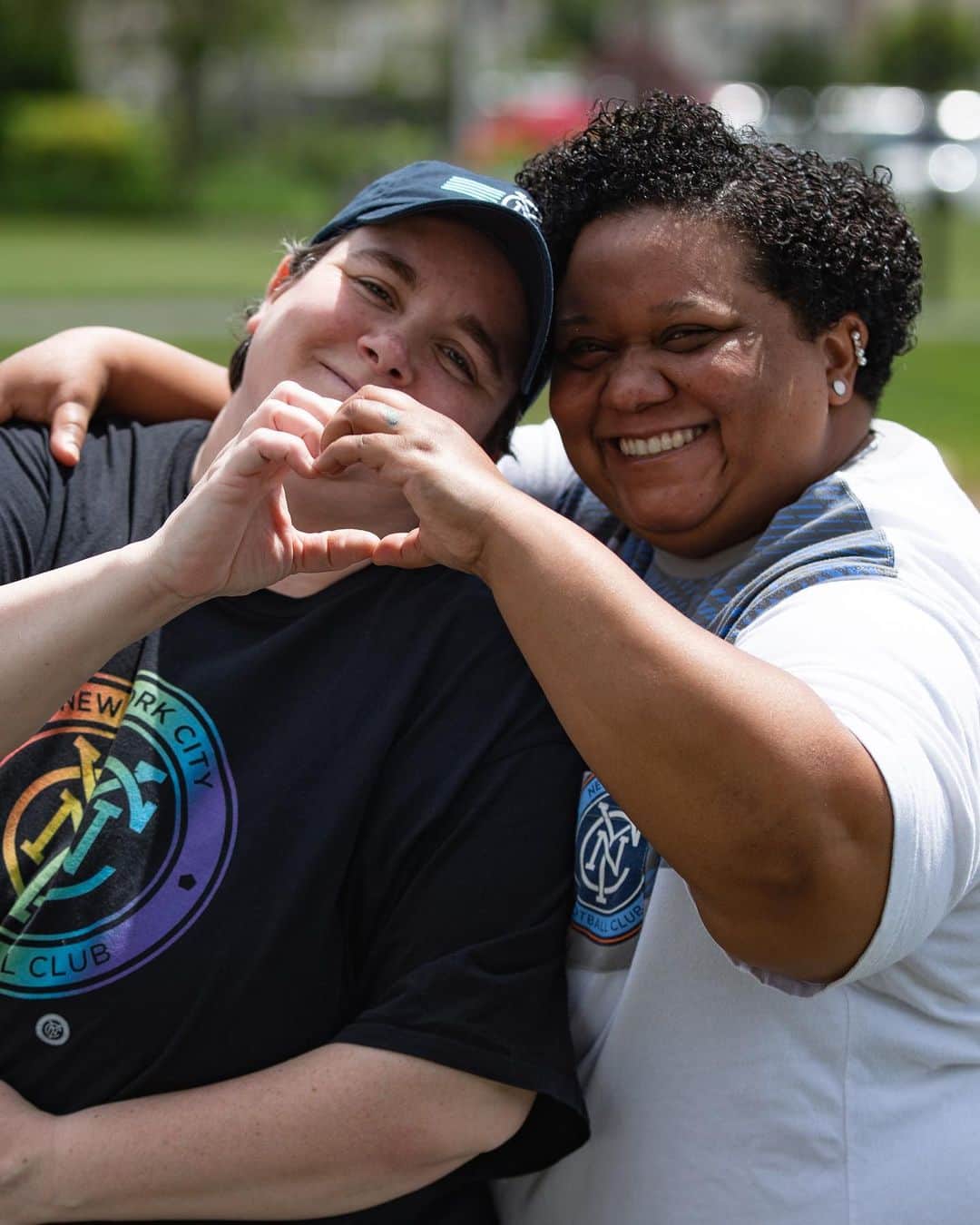 ニューヨーク・シティFCさんのインスタグラム写真 - (ニューヨーク・シティFCInstagram)「“We get to laugh every day, that’s the most important thing.” 🏳️‍🌈💙 ⁣⁣⁣ ⁣ ⁣ Hit the link in bio to read this story of undeNYable #Pride with #NYCFC Founding Members Denise & Joaquina Hamilton-Sheehan 🗽」6月27日 5時03分 - nycfc
