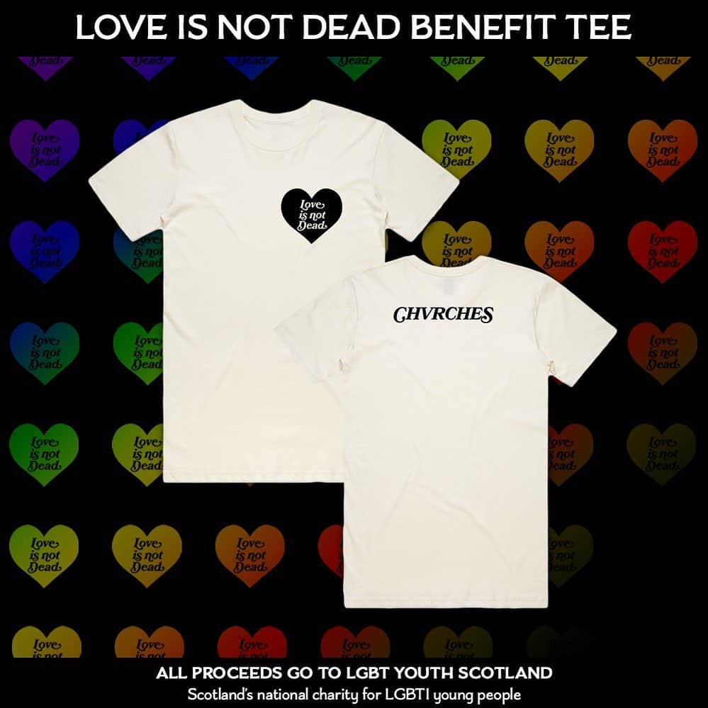 CHVRCHESさんのインスタグラム写真 - (CHVRCHESInstagram)「To mark the end of this year’s Pride month and to show our ongoing support for our LGBTQI+ fans and friends, we’ve made a special benefit tee. All proceeds go to LGBT Youth Scotland (@LGBTYS). Get it at chvrches.manheadmerch.com. Ships worldwide 🖤」6月27日 5時13分 - chvrches