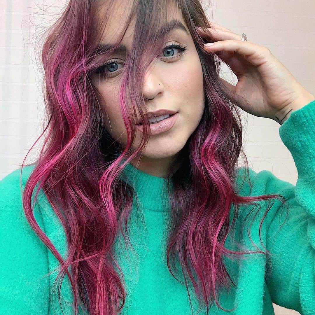Bruna Unzuetaのインスタグラム：「Meu mundo cor de rosa 💕💖 hahahaha eu to me amandooooooo! Socorro, to insuportáveeeeel」