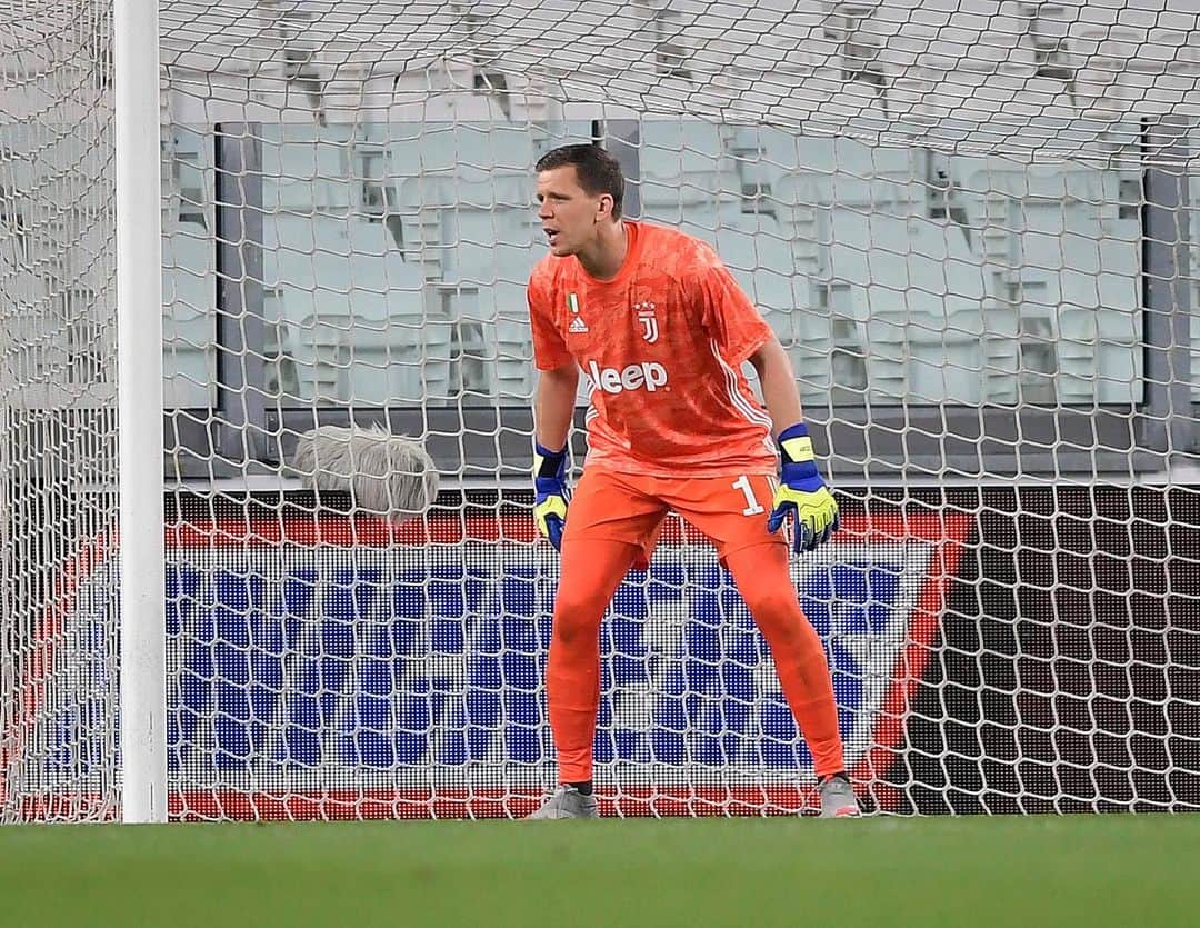 ヴォイチェフ・シュチェスニーのインスタグラム：「4 goals, 3 points 💪 #finoallafine #JuveLecce」