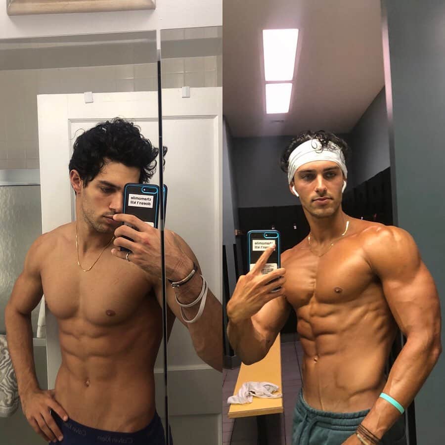 Steven Kellyのインスタグラム：「75 hard... where do I even start with this challenge? Here’s a quick rundown on the requirements involved.  75 straight days of . *Following a Diet *Two 45 minute workouts daily (one must be outside) *ZERO alcohol or cheat meals *1 gallon of water daily *10 pages of reading *Take a progress photo every day . My story: I went into this challenge at the start of the COVID-19 pandemic. My MRI showed a torn labrum and a deep contusion to my shoulder, which restricted me 100% on working my upper body. I rapidly dropped 10 lbs. & the timing couldn’t have been worse, as 2 weeks prior I had just hit my all-time max in strength and weight. Then the gyms closed. Motivation was at an overwhelming low & I was slumping into a very dark headspace. At this point, I had two choices: 1) Sit back and give up 2) Push myself to my absolute full potential despite the shitty circumstances . I chose choice #2. . My next play was turning my storage room into a mini weight-room. I was only able to go on walks/runs outside and switch off between abs and legs. 2 daily 45-minute sessions of legs. 2 daily 45-minute sessions of abs. Despite the weather, despite the time of day, despite my mood... I got that shit done! As May came around I packed up the car with my weights to quarantine in Florida for the month. I arrived and set up shop on the rooftop. I was finally able to incorporate upper body and get back to my usual workout split. Being locked down with 17 family members was amazing, but DAMN do they like to eat a bunch of junk and sip on some BOOZE! With temptation all around me, I did not falter. Not one donut, not one piece of pizza, not one sip of soda/alcohol..NOT ONE! I was already mastering the physical aspect of the challenge. Now it was a mental game. The clarity I gained and mindset shift was truly unexplainable. I became mentally unstoppable. That’s not bullshit. That’s straight up! No doubt whatsoever, the biggest catalyst to my mental gain was the constant love, support, feedback & encouragement from all of you. You all kept me going! For that, I want to thank you ALL from the bottom of my heart. Special shout-out to @andyfrisella @1stphorm @taylorfrazierfit  #iam1stphorm」
