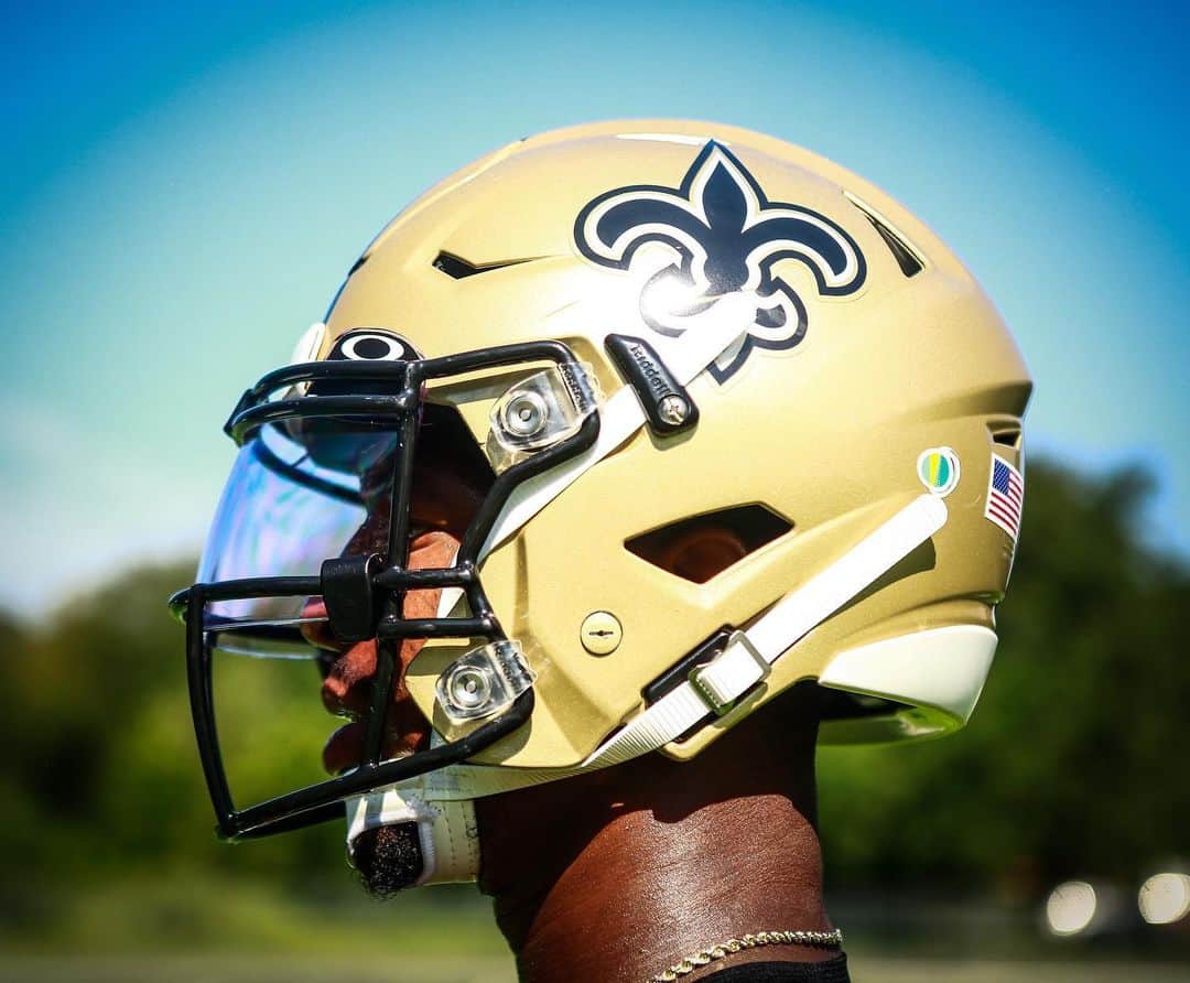 ジェームイス・ウィンストンのインスタグラム：「I just like how the helmet glistening with my melanin! 📸: @realsupernola 🔥🔥🔥 #whodat #black #blacklivesmatter #dreamforever #2020 #vision」