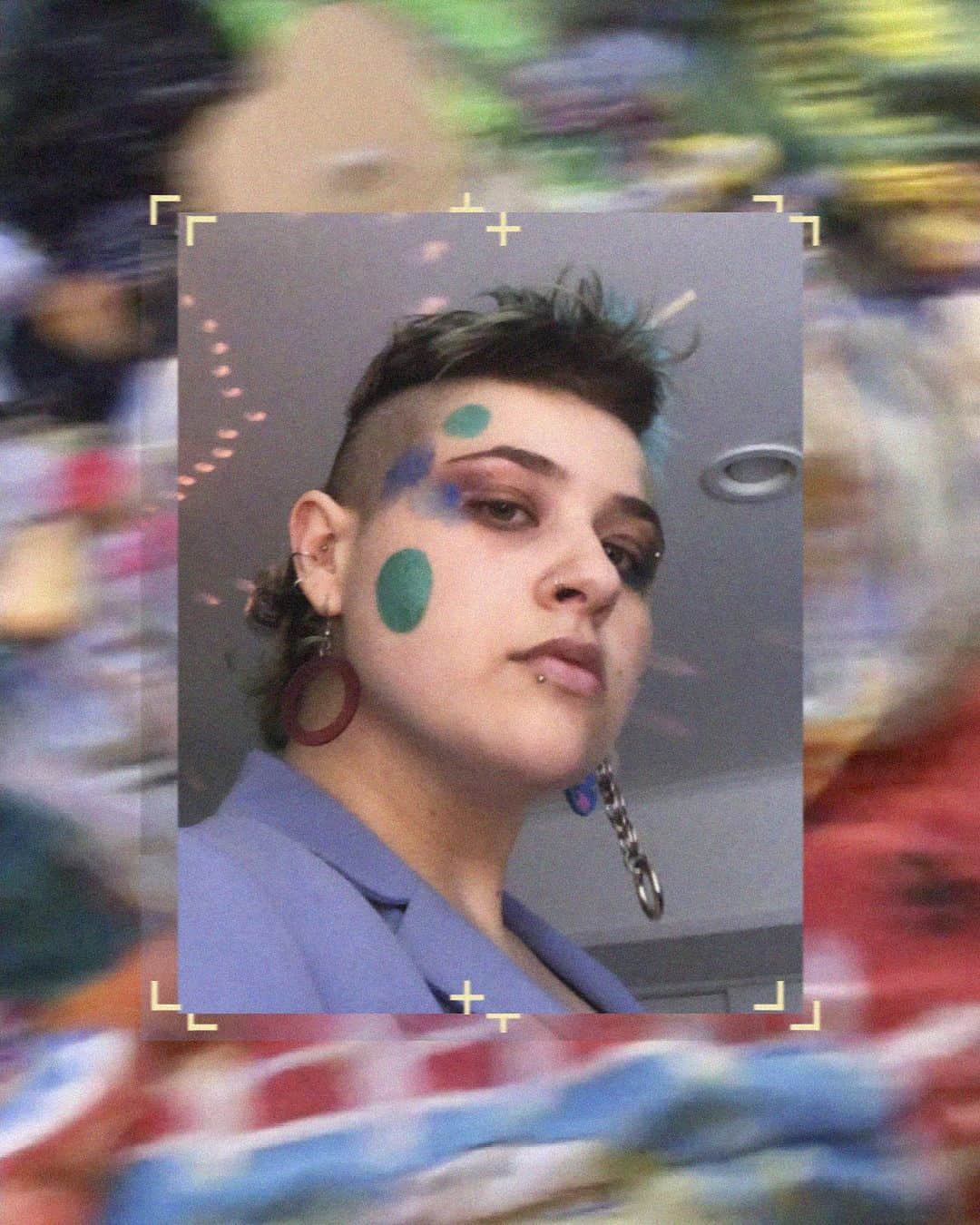 Milk Makeupさんのインスタグラム写真 - (Milk MakeupInstagram)「🌟 Meet Bob 🌟  Pronouns: He/They Location: Brooklyn - The Creative and Design Coordinator at @lgbtcenternyc, Bob is a queer agender artist and self-described "freakazoid" based in New York City. A beacon of optimism and absurdity, Bob describes his vibrant personal style as "geared towards cultivating joy." Follow Bob at @whoisbobcivil 🎡 #milkmakeup」6月27日 7時29分 - milkmakeup