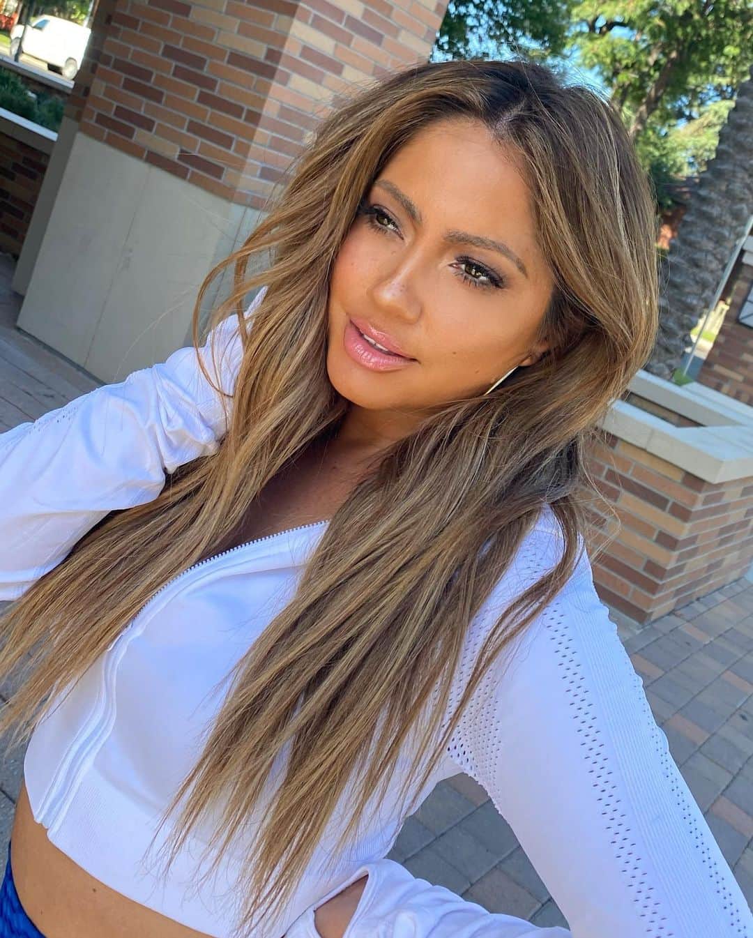 ジェシカ・バーチアーガのインスタグラム：「Love this... Ladies, we don’t give ourselves enough credit. We are intelligent, amazing, beautiful. We are blessings and add value in every relationship/friendship we enter. Let’s be aware of our worth and refuse to let anyone take advantage of that 👑🤎」