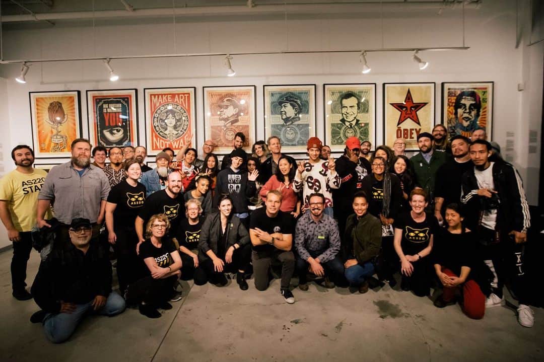 Shepard Faireyさんのインスタグラム写真 - (Shepard FaireyInstagram)「This week, I'm throwing it back to my trip to Providence, Rhode Island, in October 2019. Providence is where it all started for me. I graduated from @RISD1877 in '92, and ran a print studio there until ’96. I experienced many early career and personal milestones there, along with creating long-standing friendships and relationships. Last year, I returned to the community and worked with @AS220providence to collaborate on my 100th mural as part of the #FACINGTHEGIANT tour. The mural features Anjel Newmann, AS220's Youth Director, and Director of Programs to help send a message about the power of public art and access to art. ⠀⠀⠀⠀⠀⠀⠀⠀⠀⁣ AS220 is a non-profit community arts organization based in downtown Providence that I've worked with since the '90s. They have cultivated a creative community that continues to have a profoundly transformative impact on the city. Anjel's dedication to this organization inspires me. Since she was 13 years old, she's been a member, learning from a diverse set of communities and facilitating access to opportunities for young people across the city of Providence. Thank you, Anjel, for being a leader within the community, and AS220 for all that you do for the people of Rhode Island!⁠ -Shepard ⠀⠀⠀⠀⠀⠀⠀⠀⠀⁣ 📷: @jonathanfurlong」6月27日 8時45分 - obeygiant