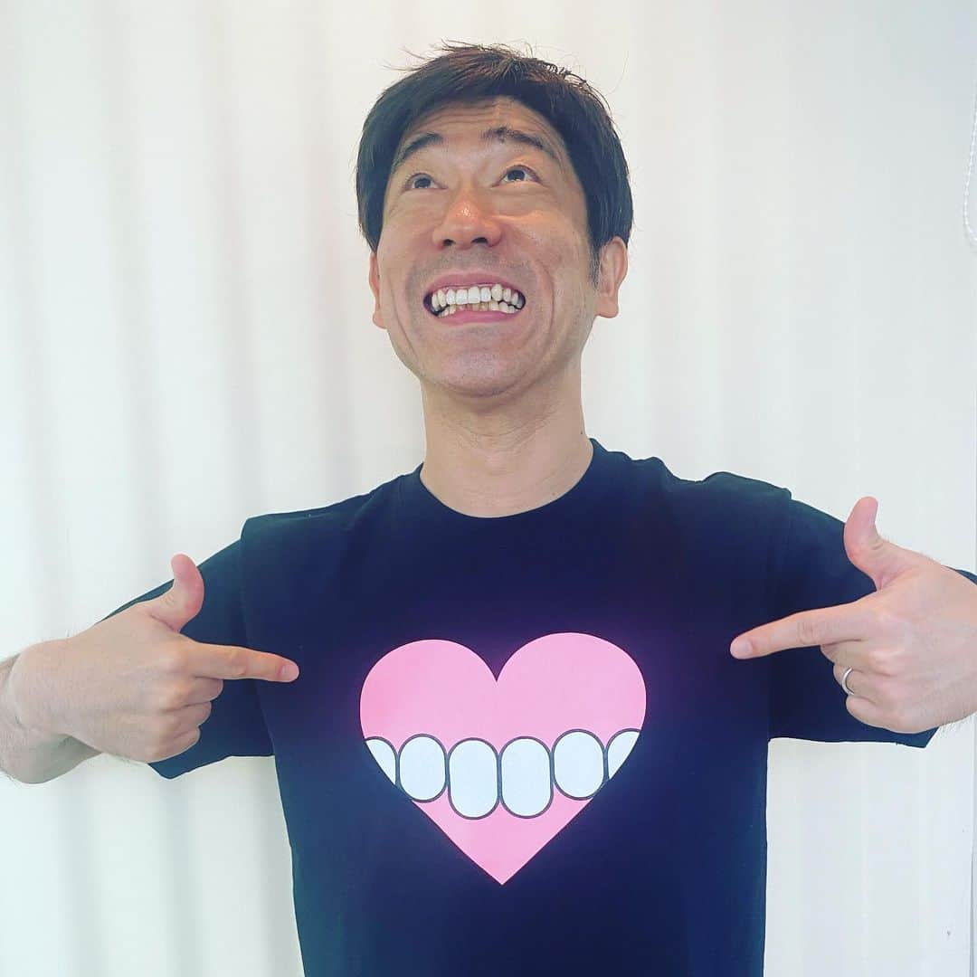 原口あきまささんのインスタグラム写真 - (原口あきまさInstagram)「三男坊から頂きました✌️ ちゃんと、歯のTシャツ書いてるしww 有難う✌️感謝♾👍 #三男坊 #父の日製作 #今年の父親参観日はコロナで中止 #遅めの父の日プレゼント #似顔絵 #感謝♾」6月27日 9時18分 - akimasa_haraguchi