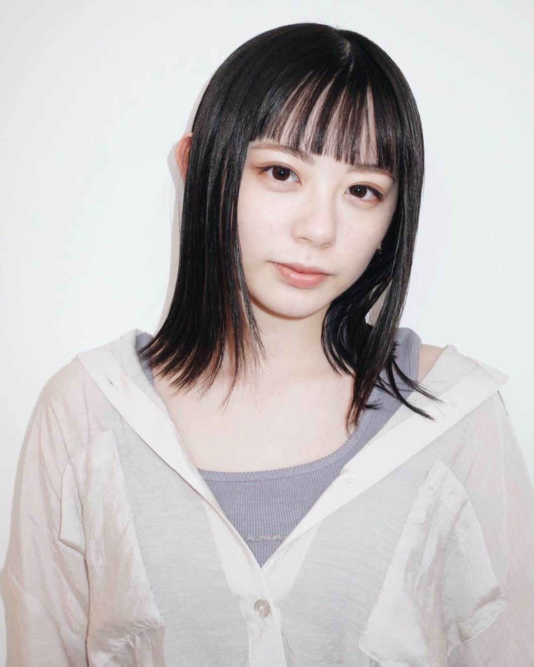 のインスタグラム：「* 舞台「ぼくらの七日間戦争」 日程:9/11（金）〜9/20日（日） 場所:かめありリリオホール  中山ひとみ役を演じさせていただくことになりました！  プレッシャーなどはあるんですが精一杯頑張るので皆さん是非足を運んで観に来てください🙇‍♀️ #ぼくらの七日間戦争 #かめありリリオホール #濵咲友菜」
