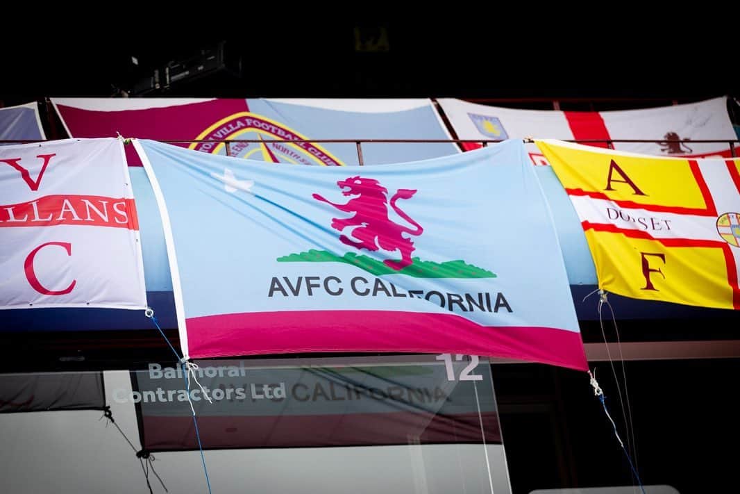 アストン・ヴィラFCさんのインスタグラム写真 - (アストン・ヴィラFCInstagram)「Flag game is strong at Villa Park 💪🏳️ #AVLWOL #AVFC」6月27日 19時08分 - avfcofficial