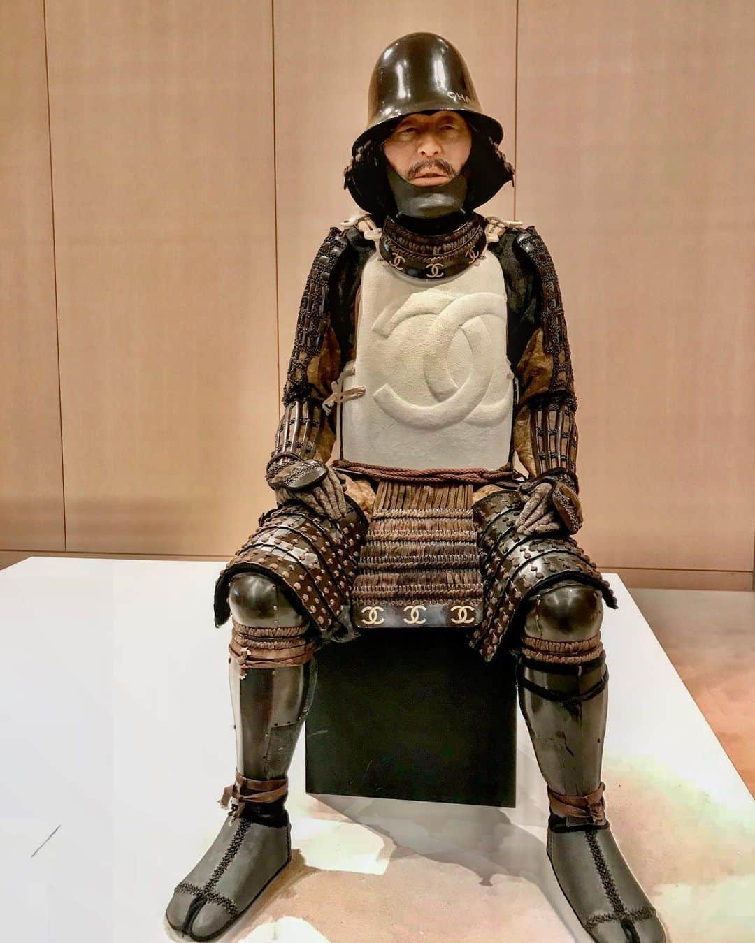 のインスタグラム：「シャネル侍」
