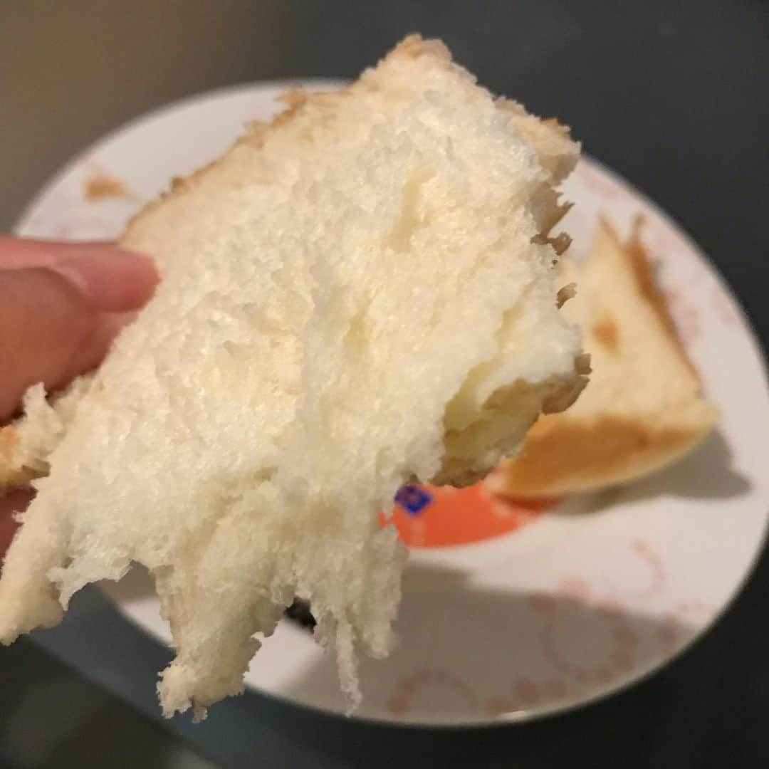 田中いちえさんのインスタグラム写真 - (田中いちえInstagram)「食べた！ 何もつけずにそのまま🍞 初✨乃が美 うまっ☺️💕 #田中いちえ#乃が美#高級食パン」6月27日 19時49分 - tanakaichie