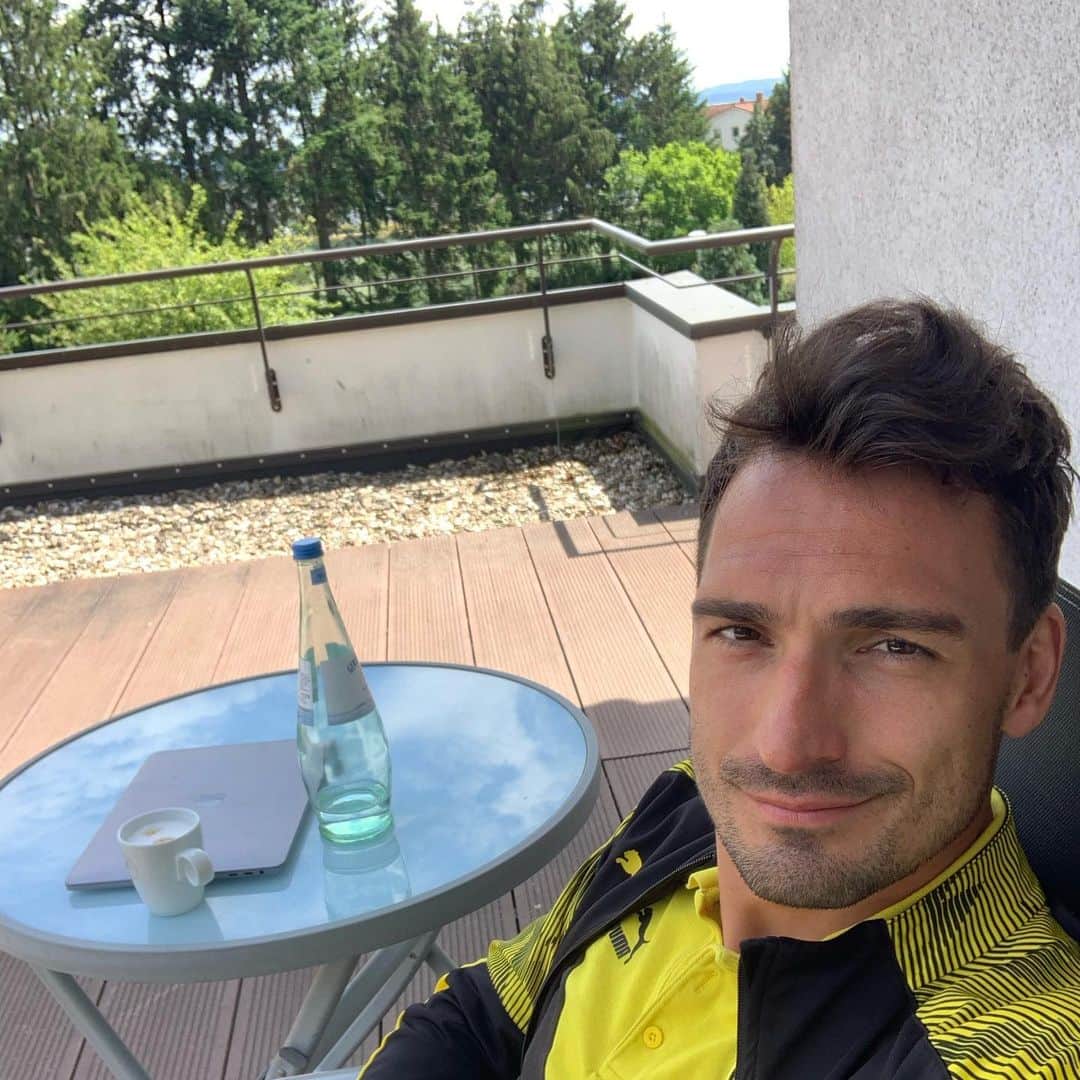 マッツ・フメルスのインスタグラム：「Last game day for this season.」