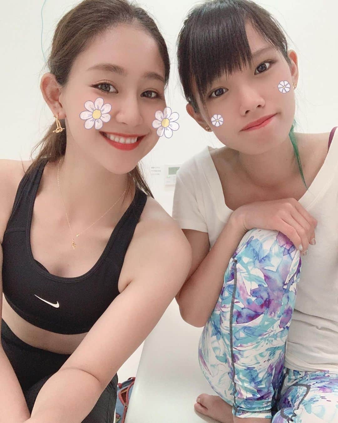 なみなみのインスタグラム：「♪ EXE〜エグゼ〜/パーソナルトレーニングジム へ行きました！ トレーニングに行った後からずっと筋肉痛💪 . @seijitakekawa さんいつもありがとうございます！😊 . かーなーも私も楽しみながら必死！ . トレーニング風景はストーリーへ😂 . #いーどぅし」