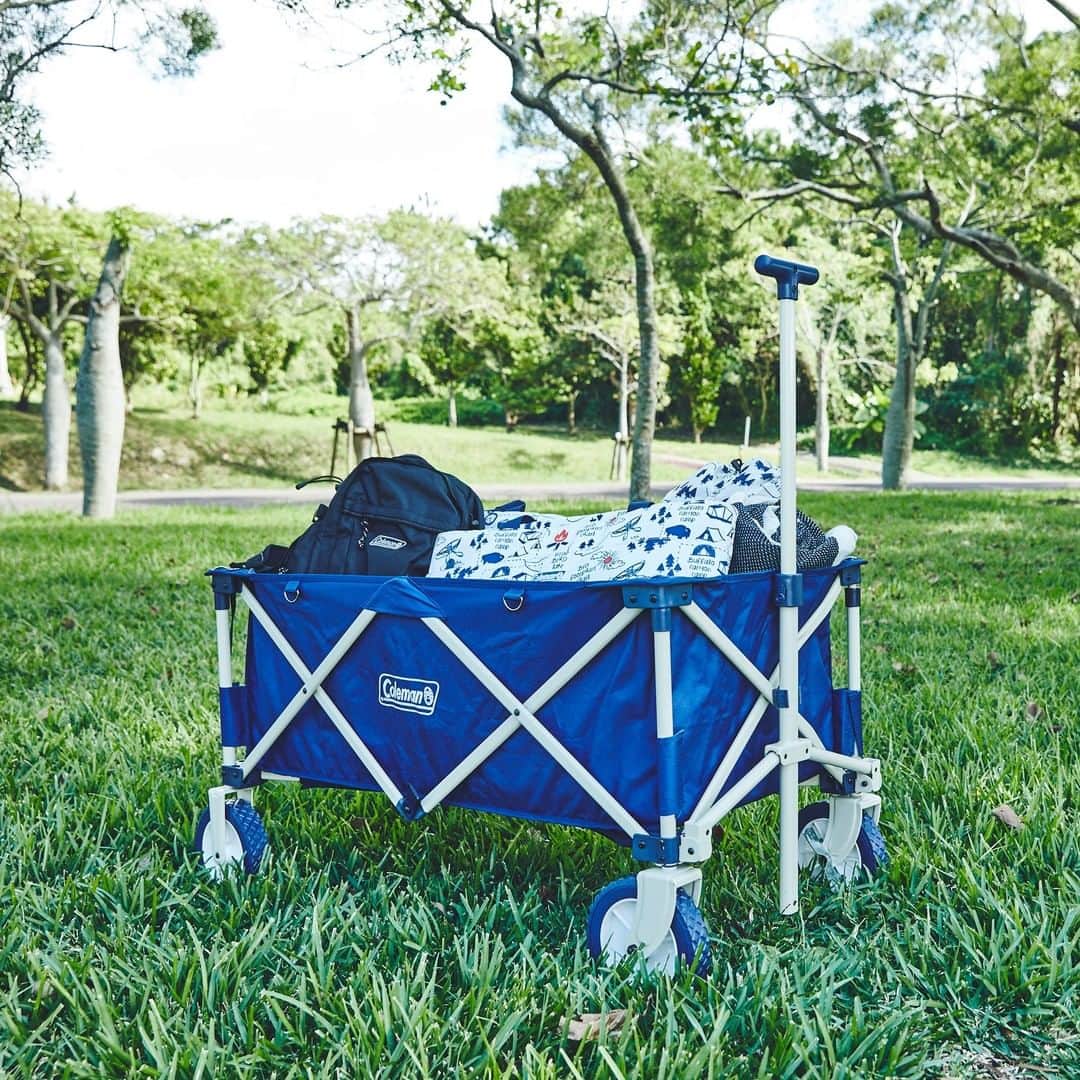 Coleman Japanのインスタグラム：「キャンプはもちろん、公園でピクニックや子供の遊び道具入れなど、いろんな使い方ができるアウトドアワゴン。 ・ 豊富なカラーバリエーションからお気に入りを見つけよう😉 ・ ━━━━━━━━━━━━━━━ #私のコールマン と #アウトドアワゴン を付けて、あなたの「アウトドアワゴン」の使い方やアイデアを教えて下さい👀 ・ 投稿して頂いた中から素敵な写真や動画は、コールマン公式SNSでご紹介させて頂きます♪ ━━━━━━━━━━━━━━━ ・ ・ ・ #灯そうColeman #灯そうコールマン #灯そう #Coleman #コールマン #Camp #キャンプ #Outdoor #アウトドア #アウトドアワゴン #picnic #ピクニック」