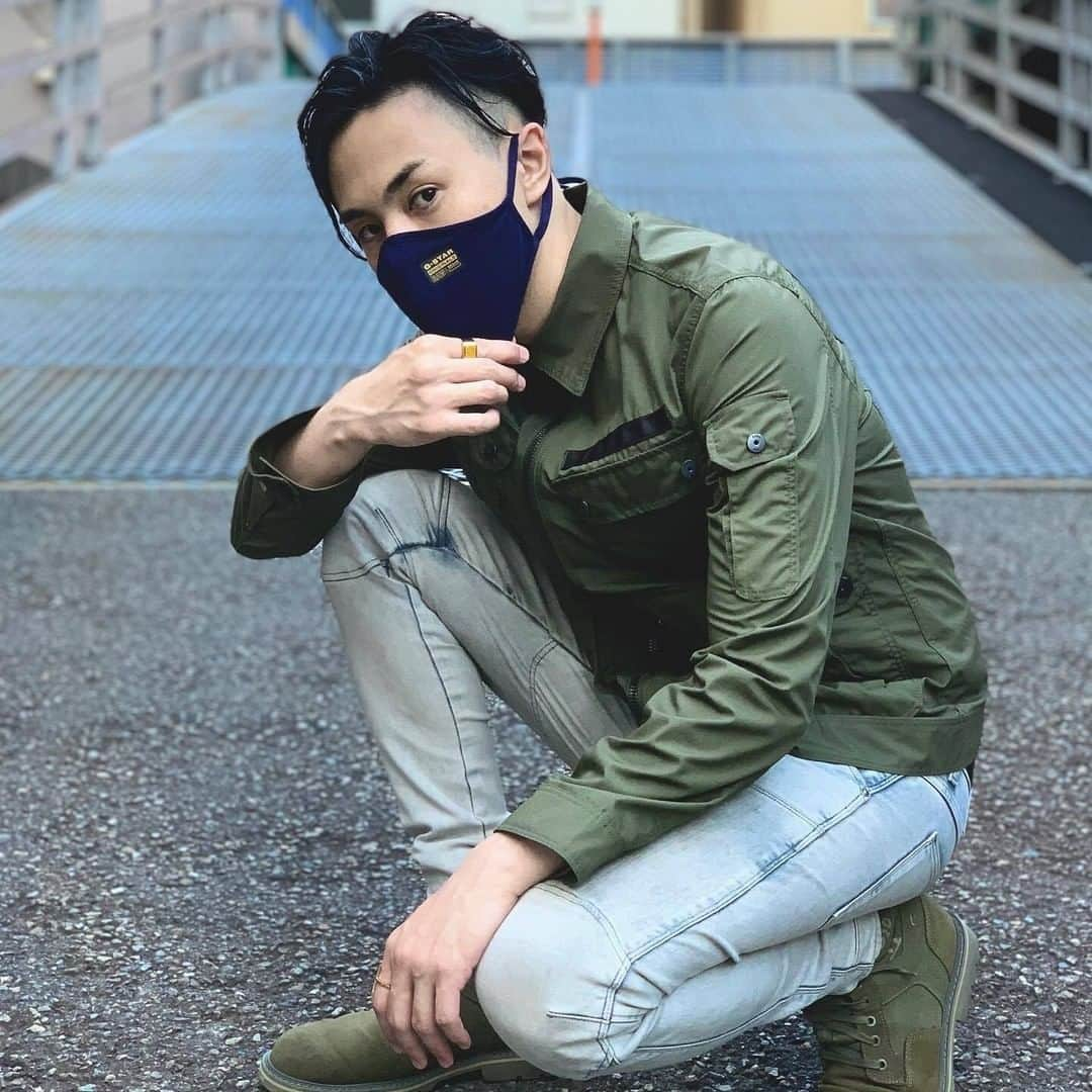 G-Star RAW Japanさんのインスタグラム写真 - (G-Star RAW JapanInstagram)「【SNS MASK CAMPAIGN！】 ・ 📸Repost by： @reatmo / REATMO［Human Beatbox × Technology × Making Music］ ・ InstagramまたはTwitterから、「#ワンマイルRAWコーデ」「#gstarrawjapan」をつけて、G-Star RAWのアイテムと一緒にワンマイルRAWコーデを投稿しよう。今なら、肌触りのいいジャージー素材（100%オーガニックコットン使用）のG-Star RAWオリジナルマスクを抽選で〈20名様〉にプレゼント！ ・ 応募期間： 6月15日（月）～6月30日（火） ・ 対象： G-Star RAW公式Twitter（@gstarraw_japan）またはInstagram（@gstarraw_jp）のフォロワー ・ 条件： 「#ワンマイルRAWコーデ」「#gstarrawjapan」の2つのハッシュタグをつけて、G-Star RAW公式アカウントをタグ付けし、G-Star RAWのアイテムを着用した写真と一緒に、エピソードを投稿。 ・ ※InstagramまたはTwitterが対象となります。 ※非公開設定は対象外となります。 ※当選発表はDMでお知らせします。 ・ ＝＝＝＝＝＝＝＝＝＝＝＝＝＝＝＝＝ 全国G-Star RAW店舗では税抜3万円以上お買い上げで、G-Star RAWオリジナルマスク《数量限定》をプレゼント。（※なくなり次第終了） ＝＝＝＝＝＝＝＝＝＝＝＝＝＝＝＝＝ ・ ・ #GStarRAW #GStarRAWjapan #ジースターロゥ #コロナウイルス対策 #新型コロナ対策 #CoronaVirus #StayAtHome #StaySafe #StayRAWatHome #socialdistance #REATMO #HumanBeatbox #technology #MakingMusic」6月27日 20時01分 - gstarraw_jp