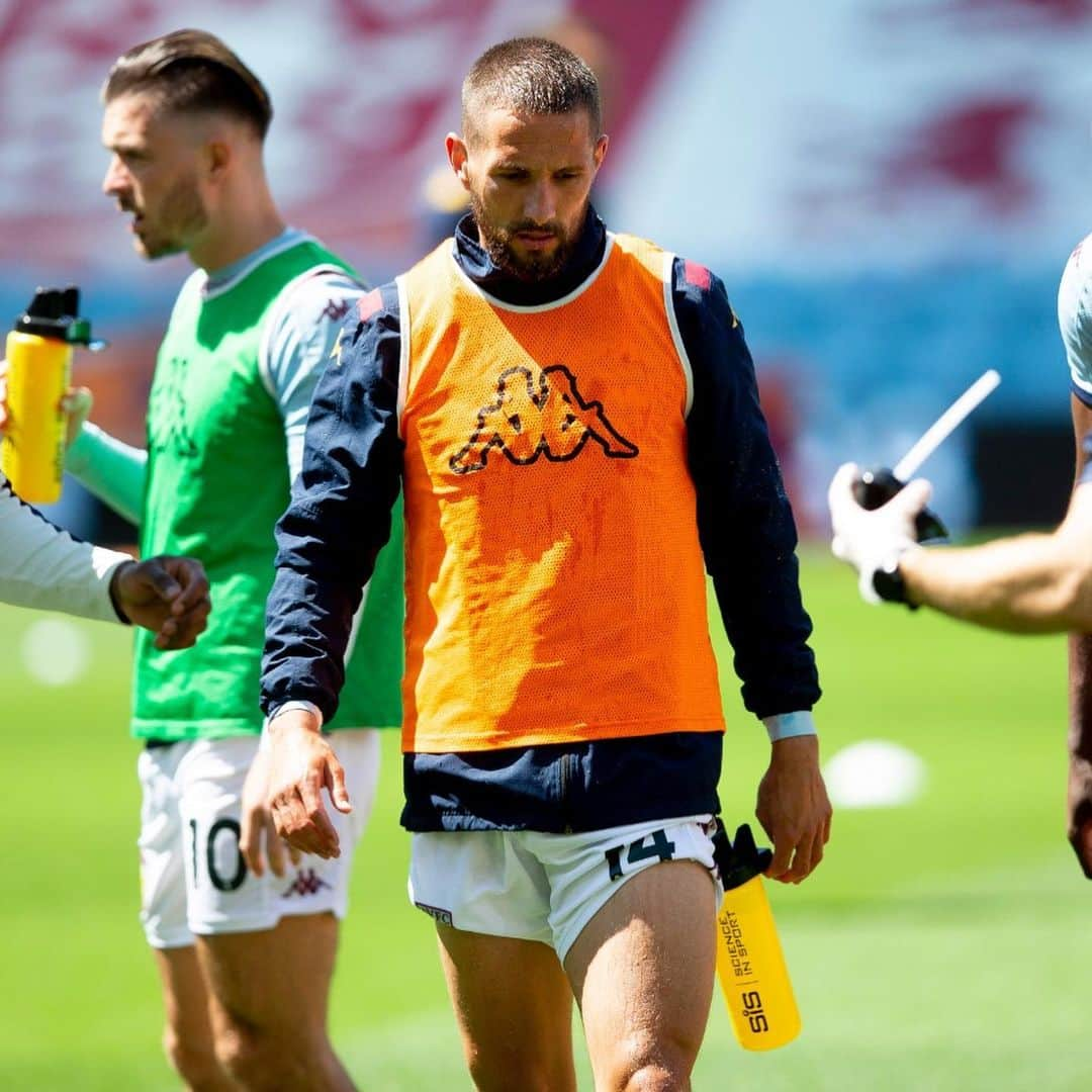 アストン・ヴィラFCさんのインスタグラム写真 - (アストン・ヴィラFCInstagram)「Focused 🎯 #AVLWOL #AVFC」6月27日 20時14分 - avfcofficial