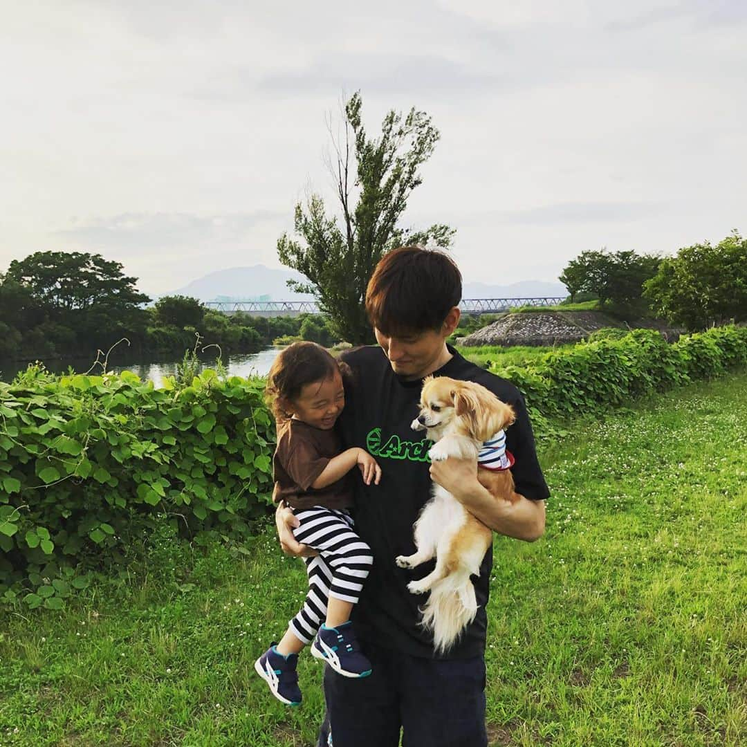 岡田優介さんのインスタグラム写真 - (岡田優介Instagram)「夕暮れの土手沿いは良いよね〜  #京都のいいところ紹介 #桂川河川敷 #久世橋東詰公園」6月27日 20時29分 - ysk_okada