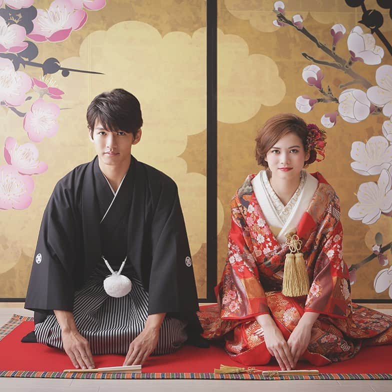 CLAIREのインスタグラム：「正統派の和装写真は、いつ見ても色あせません✨ ・ @clairebridalstudio」