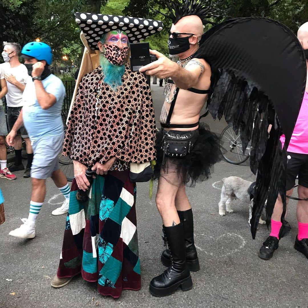 トームさんのインスタグラム写真 - (トームInstagram)「The 26ish Drag March took place on Friday night as a kick-off to NYC #Prideweekend. The event always starts in #TompkinsSquarePark and ends in front of the #StonewallInn; it is purposefully non-corporate, punk, inclusive, and largely leaderless; #TransAction NOT TRANSACTIONAL #transdayofaction #translivesmatter #blacktranslivesmatter #blacklivesmatter」6月27日 11時57分 - tomenyc