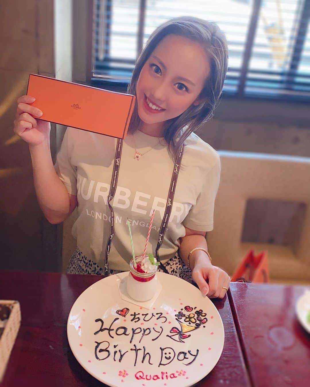 ぱぴさんのインスタグラム写真 - (ぱぴInstagram)「. . ちーたん💕happy birthday🎂 今年もお祝いできて嬉ぴよ🥰 . ストールに合わせてオレンジにしてみたよ🐴🧡 喜んでもらえてよかったあ😍✨ これからも宜しくね🥳 大好きだぜ😘 . . #myfriend #happybirthday #lunch #love」6月27日 11時56分 - papikotan0206