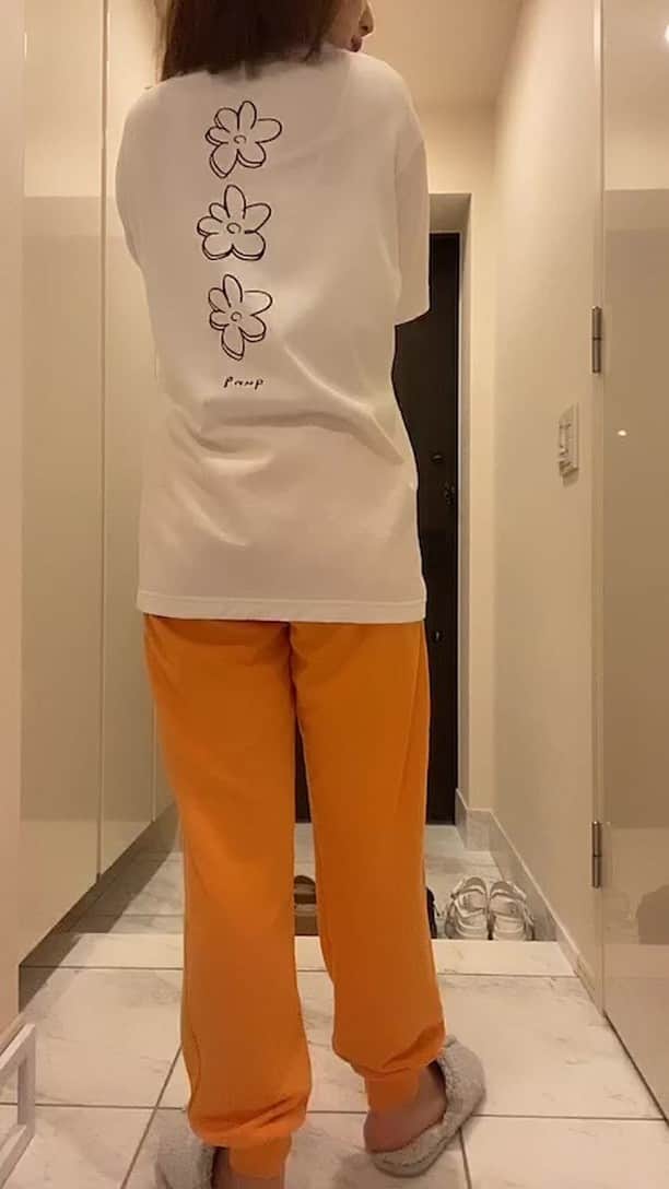 ひよんのインスタグラム：「6/27 12:30から発売開始の ・厚底スポサン ・美脚ウェッジソール 紹介と、今回初となるクアンクの オリジナル商品！ 9unqTの受注開始の報告をさせていただきました😆❤️ みんなのおかげでオリジナルTシャツを 作れるようになりました😭💓 本当にありがとう！！！！！ 受注期間は7/4までの1週間で、 この機会を逃してしまうと購入できなくなってしまうので、 是非チェックしてみてね❤️❤️ 今年はクアンクのお洋服で、 おしゃれしながら楽ちんでハッピーな 日々を過ごしてほしいな〜(^ ^)💓」
