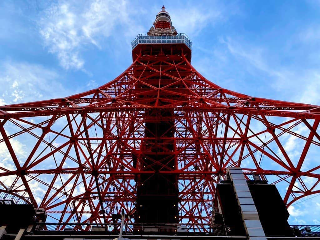 松谷賢示さんのインスタグラム写真 - (松谷賢示Instagram)「下から〜の東京タワー . . #東京タワー #久しぶり #スタジオ #お仕事 #芝居 #おじいちゃん #ソーシャルディスタンス #ラップ #楽しかった」6月27日 12時58分 - mizutamarepputai_ken